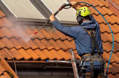 Démoussage et hydrofuge de toiture à Comps